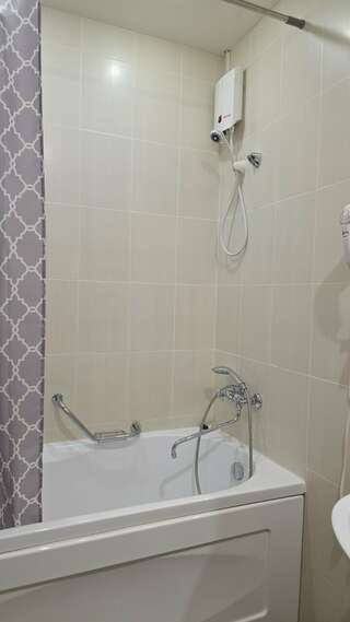 Гостиница Александровский Екатеринбург Двухместный номер с 2 отдельными кроватями-3