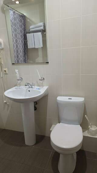 Гостиница Александровский Екатеринбург Большой двухместный номер с 1 кроватью-9